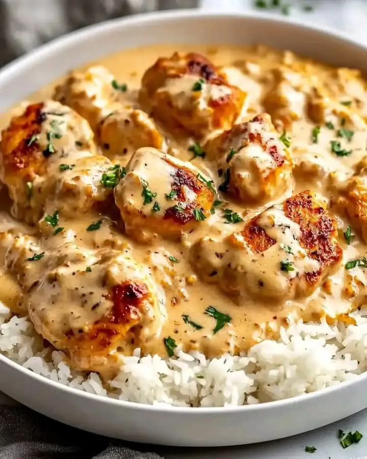 Creamy Smothered Chicken and Rice: Comfort Food Made Easy
